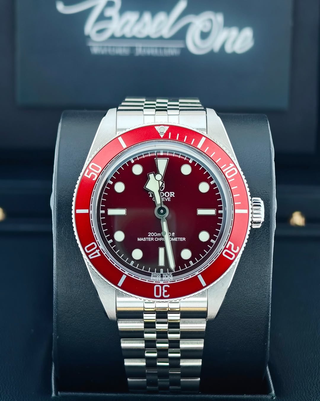帝舵Black Bay 58 酒紅色面